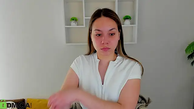 Al1ice Moures online show from October 2025 09:33:02 AM