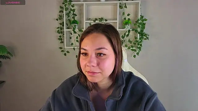 Al1ice Moures online show from November 2025 01:20:02 AM