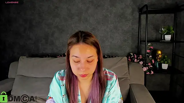 Al1ice Moures online show from October 2025 01:15:01 AM