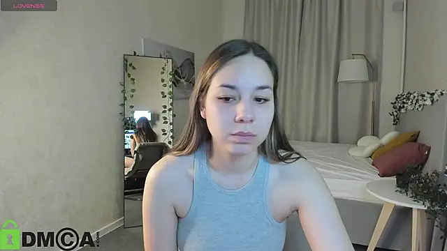 Al1ice Moures online show from December 2025 01:06:02 AM