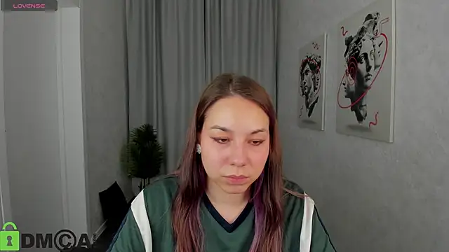 Al1ice Moures online show from October 2025 09:10:02 AM