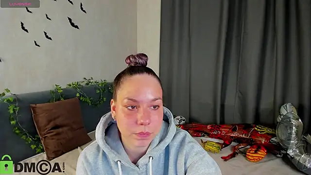 Al1ice Moures online show from October 2025 01:15:02 AM