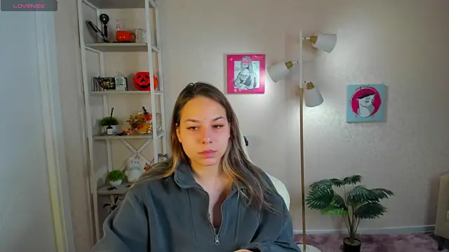 Al1ice Moures online show from November 2025 01:05:01 AM