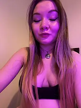 Amalie Smith online show from May 2026 05:19:01 PM