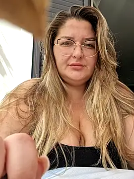 Snapshot of HornyBella88 chatting on October 2025 09:39:02 AM HornyBella88 online show from October 2025 09:39:02 AM