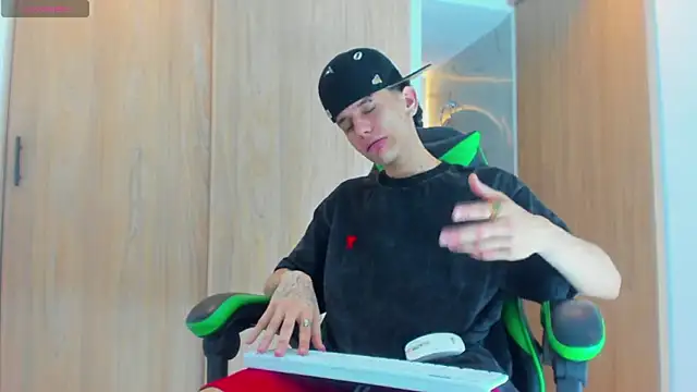 Skinny batman online show from September 2025 04:13:01 PM