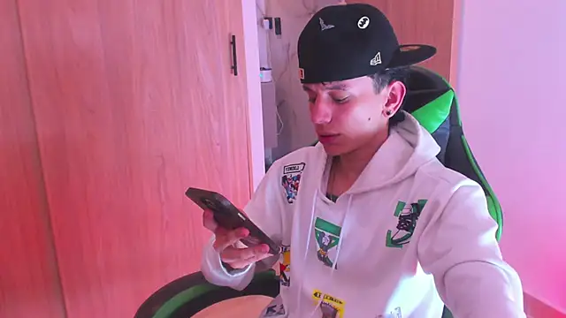 Skinny batman online show from November 2025 12:10:02 AM