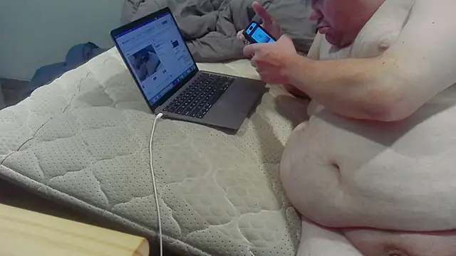 Snapshot of Shiba2333 chatting on October 2025 12:34:02 AM Shiba2333 online show from October 2025 12:34:02 AM
