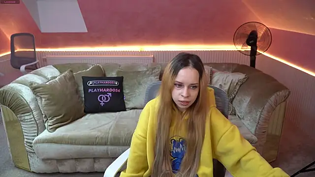 Luchi Sun online show from November 2025 11:10:01 AM