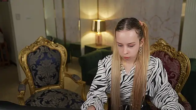 Luchi Sun online show from November 2025 11:46:03 AM