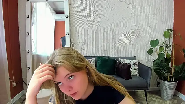 Melissa 199 online show from October 2025 09:11:02 AM