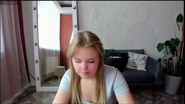 Melissa 199 online show from October 2025 10:27:02 AM