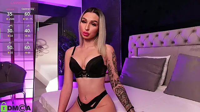 AriannaLure online show from October 2025 06:18:01 PM