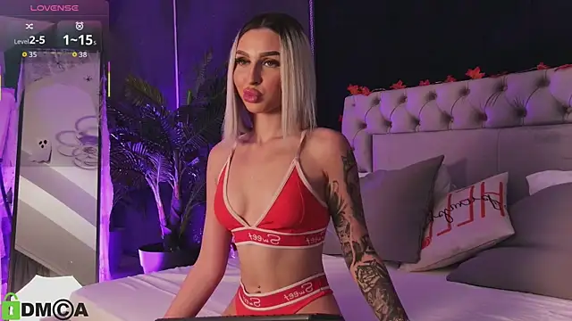 AriannaLure online show from November 2025 07:30:01 PM