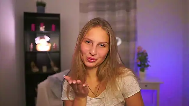 Snapshot of emmie_murray chatting on November 2025 03:16:01 PM emmie murray online show from November 2025 03:16:01 PM