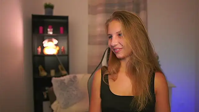 Snapshot of emmie_murray chatting on November 2025 02:07:02 PM emmie murray online show from November 2025 02:07:02 PM