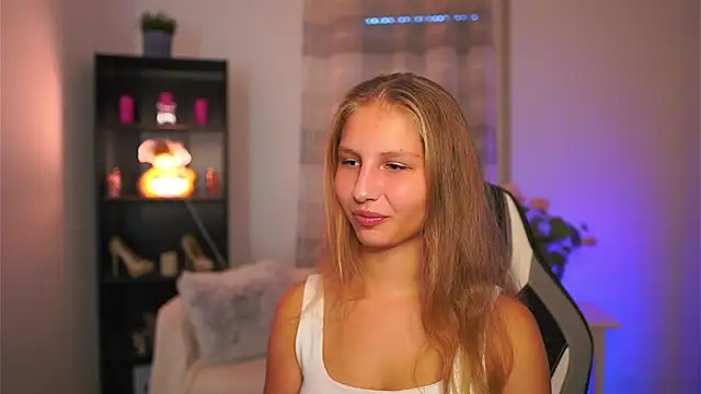 Snapshot of emmie_murray chatting on October 2025 01:02:01 PM emmie murray online show from October 2025 01:02:01 PM