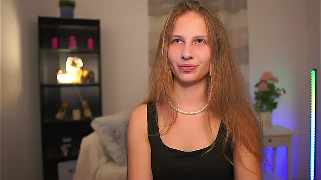 Snapshot of emmie_murray chatting on May 2026 06:06:02 PM emmie murray online show from May 2026 06:06:02 PM