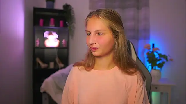 Snapshot of emmie_murray chatting on October 2025 05:58:01 PM emmie murray online show from October 2025 05:58:01 PM