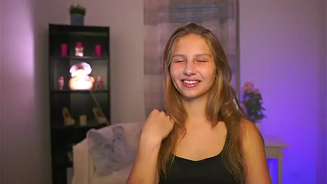 Snapshot of emmie_murray chatting on December 2025 02:05:02 PM emmie murray online show from December 2025 02:05:02 PM