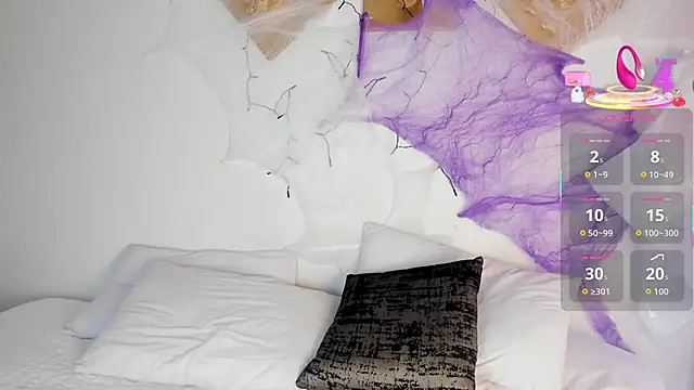 CharlottePetitte online show from October 2025 08:08:01 PM