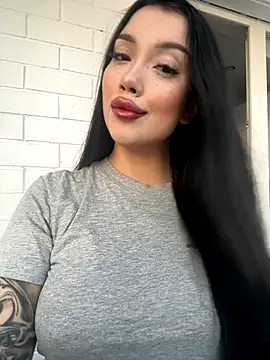 kiss Lissa online show from November 2025 02:00:02 PM