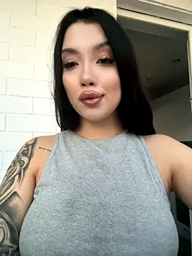 kiss Lissa online show from November 2025 02:05:01 PM