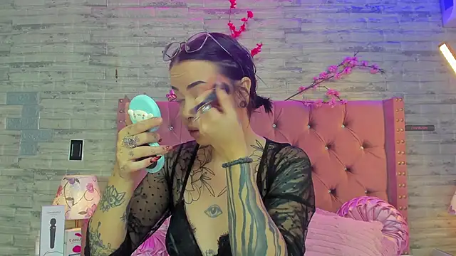 Snapshot of NaiaWhisper chatting on November 2025 02:22:01 PM NaiaWhisper online show from November 2025 02:22:01 PM