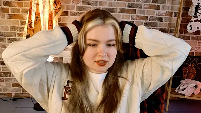 HaleySun online show from September 2025 03:18:02 PM