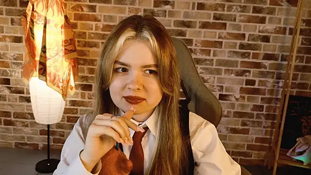 HaleySun online show from September 2025 05:03:01 AM