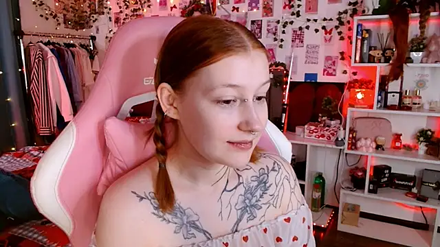 Ayla Hicks online show from December 2025 08:35:02 PM