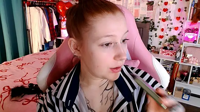 Ayla Hicks online show from March 2026 04:16:01 AM