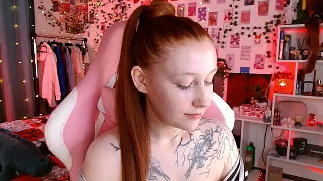 Ayla Hicks online show from December 2025 08:14:01 PM