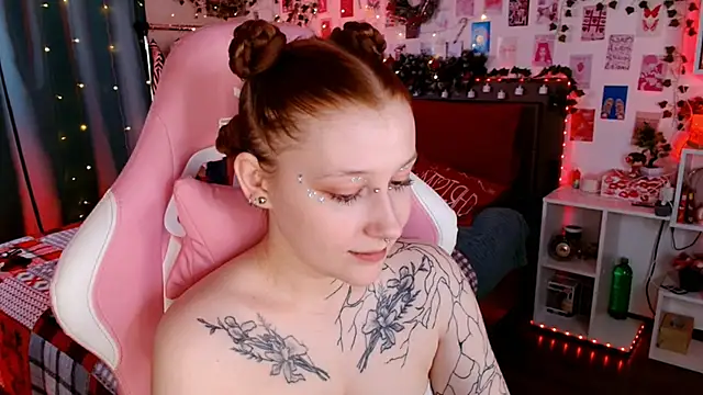 Ayla Hicks online show from December 2025 07:26:01 PM