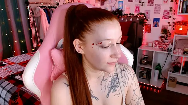 Ayla Hicks online show from November 2025 08:42:02 PM