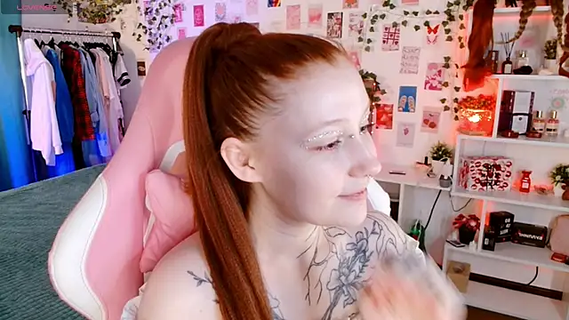 Ayla Hicks online show from November 2025 06:55:01 PM