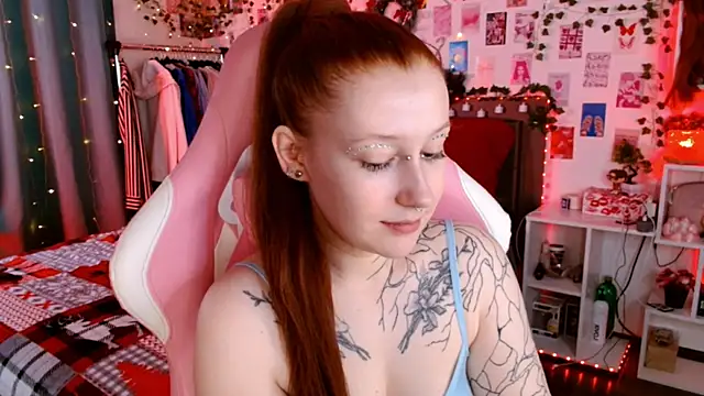 Ayla Hicks online show from November 2025 08:53:01 PM