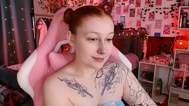 Ayla Hicks online show from December 2025 09:04:01 PM