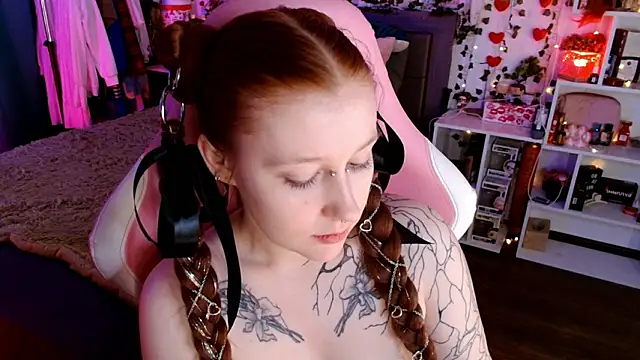 Ayla Hicks online show from February 2026 06:33:02 AM