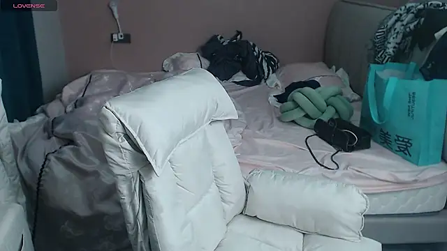 redrose520 online show from October 2025 12:37:02 PM