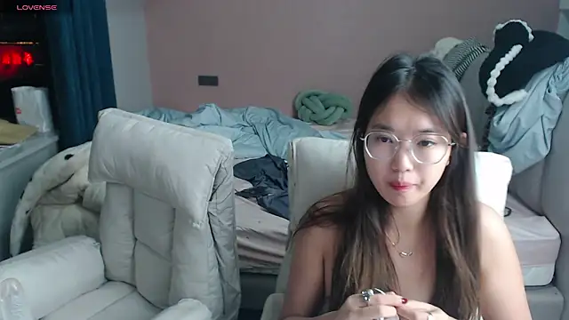 redrose520 online show from November 2025 12:31:02 PM