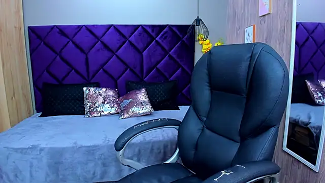 Snapshot of ChloeCampbell03 chatting on November 2025 01:05:01 PM ChloeCampbell03 online show from November 2025 01:05:01 PM