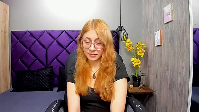 ChloeCampbell03 online show from October 2025 12:51:01 PM