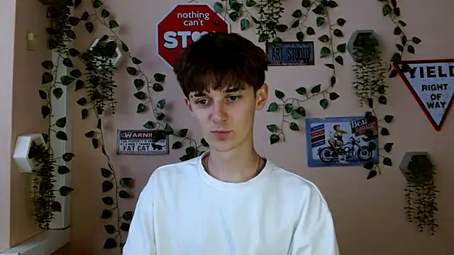 Snapshot of Hoot_Dude_ chatting on October 2025 01:23:02 PM Hoot Dude  online show from October 2025 01:23:02 PM
