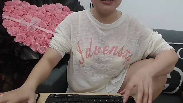 Snapshot of Lilya_39 chatting on October 2025 03:40:02 AM Lilya 39 online show from October 2025 03:40:02 AM