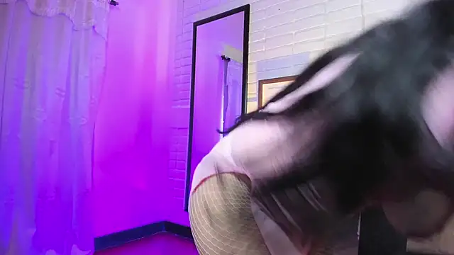 Snapshot of Samantha_Fiire chatting on November 2025 01:37:02 PM Samantha Fiire online show from November 2025 01:37:02 PM