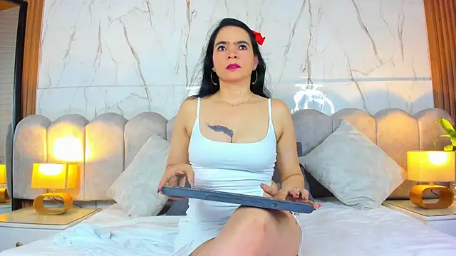 Samantha Fiire online show from June 2026 12:38:01 PM