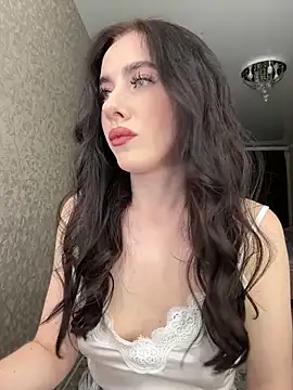 Milla Moore online show from September 2025 07:20:02 PM