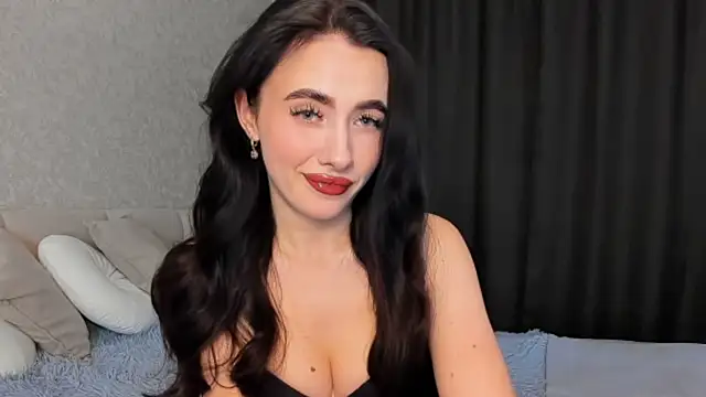 Milla Moore online show from September 2025 03:29:01 PM