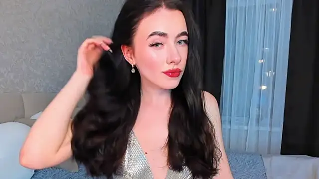 Milla Moore online show from October 2025 03:35:02 PM